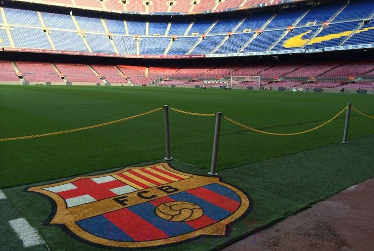 皇马巴萨负债共20亿欧 巴萨今年有7亿欧债务到期 皇马巴萨负债共20亿欧 巴萨今年有7亿欧债务到期